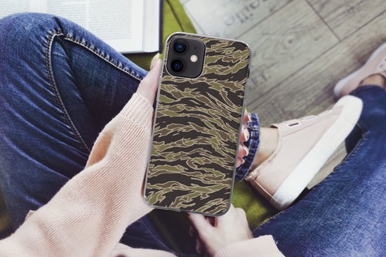 Coque iPhone 12 - Motif camouflage à rayures - Coque de téléphone en Siliconen