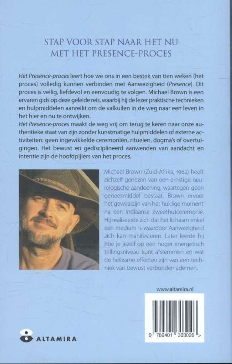 Foto van Michael Brown met hoed, auteur van het boek 'Stap voor stap naar het nu met het Presence Proces'.