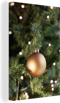 Canvas schilderij 90x140 cm - Wanddecoratie Kerstbal - Kerstversiering - Kerst - Muurdecoratie woonkamer - Slaapkamer decoratie - Kamer accessoires - Schilderijen - Kerstdecoratie voor Binnen - Kerstdecoratie Woonkamer - Kerstdecoratie in Huis
