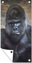 Tuinposter Portret afbeelding van een zwarte Gorilla - 40x80 cm - Wanddecoratie Buiten - Tuinposter - Tuindoek - Schuttingposter - Tuinschilderij