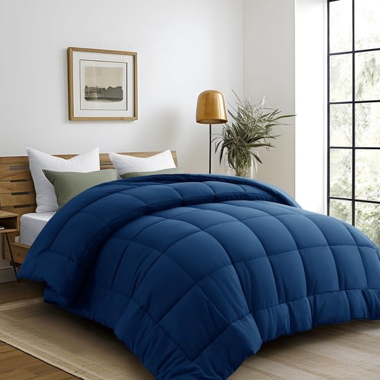 Dekbed, 240 x 260 cm, 4 seizoenen, microvezel, dekbed, zacht en comfortabel dekbed voor het hele jaar, deal voor mensen met een allergie, donkerblauw