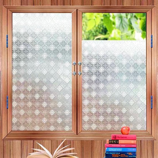 Uchta qiz bir yigitni siltab ketayotganini korib, uni sikishdi