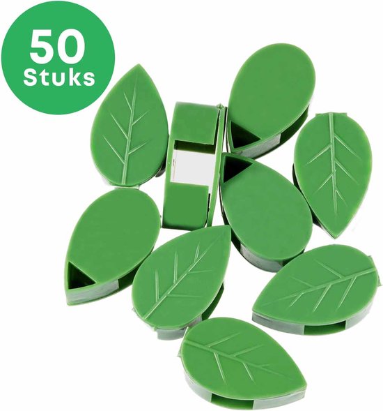 Environ 10 clips verts pour plantes en forme de feuille et un cercle indiquant '50 Pièces'.