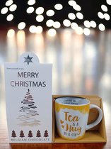 Thee-Tea is a hug in a cup-Tea-Kerstcadeau-Kerstpakket-Giftset-December Cadeau-Merry Christmas-Happy New Year-Belgische Chocolade-Champagne Flesjes-Kerst Chocolade-Zoetigheid-Mok-Beker-Magische dagen-Familiediner-Kerstdiner-Kerstfeest-Oudejaar