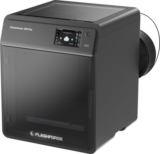 Zwarte 3D-printer met een rol zwart filament aan de zijkant.