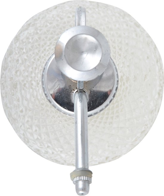 Bovenaanzicht van een heldere glazen plantenspuit met zilverkleurig metalen sproeimechanisme en decoratief reliëf.
