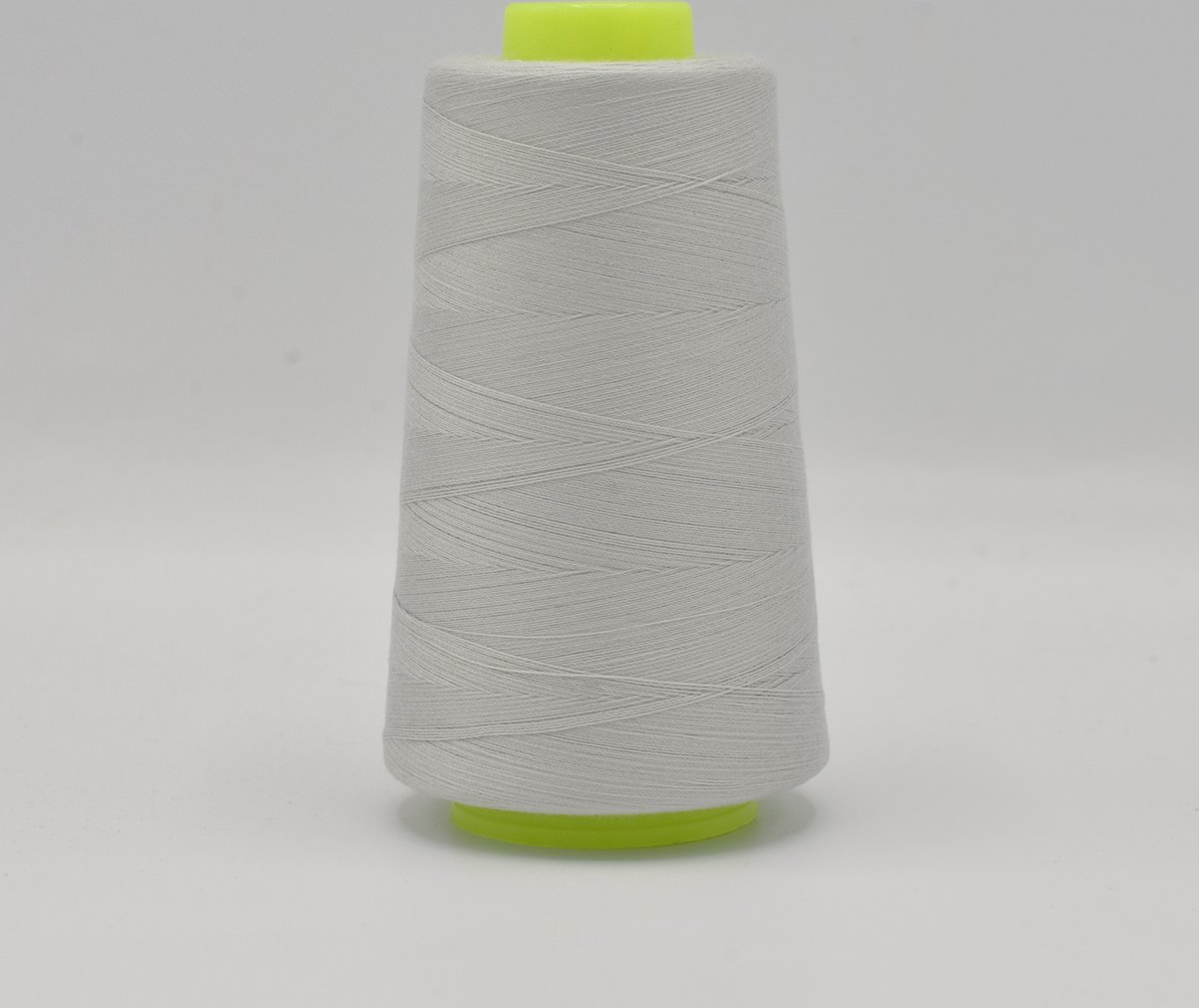 Overlock Garen per 4 stuks - 3000 Yards (2742 meter) per stuk - In 36 kleuren leverbaar - Zilver grijs