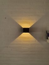 Simple Solutions Lighting® Oplaadbare Wandlamp op accu - Model 2023 - ALUMINIUM - 2700K - Wandlamp zwart - 4000Mah - 12 uur Licht - Wandlamp oplaadbaar - LED verlichting - Veranda - Overkapping - Bewegingssensor - Nachtlampje - Woonkamer