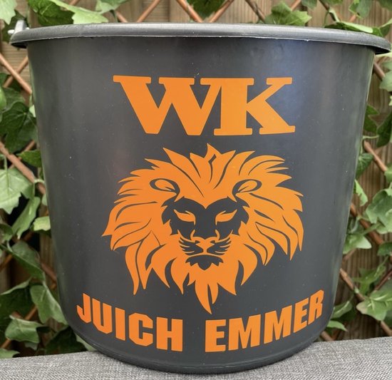 Foto: Ek wk voetbal cadeau emmer kop leeuw nederland ek of wk juich emmer leeuwinnen bierkoeler bucket oranje auto wassen vaderdag cadeau kado verjaardag feest partij partijtje feesten schoonmaken vieren feestelijk tuinieren