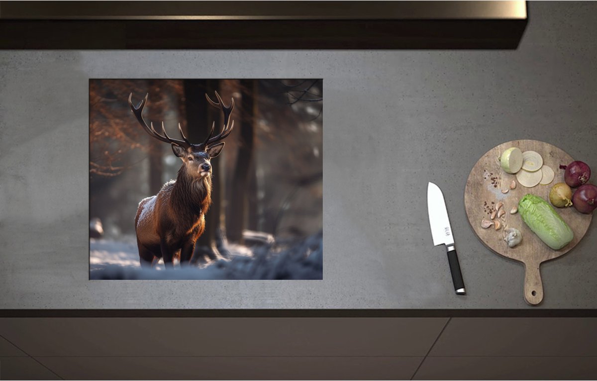 Inductieplaat Beschermer - Besneeuwt hert in een bos in de winter - 59x51 cm - 2 mm Dik - Inductie Beschermer - Bescherming Inductiekookplaat - Kookplaat Beschermer van Zwart Vinyl