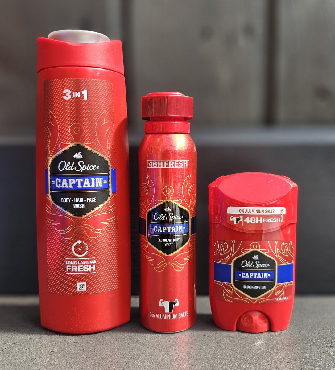 Goedkoopste Old Spice - Captain - mix 3in1 body-hair-face wash- Deodorant spray- Deodorant stick 3 st