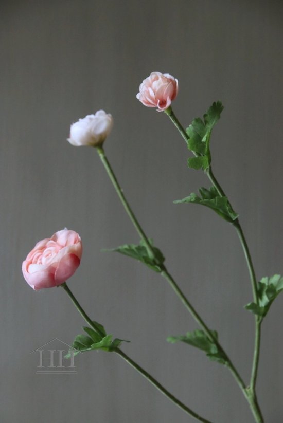 Kunstbloem ranunculus spray - zalm roze - ranonkel - zijden bloemen - nep bloem - 57 cm