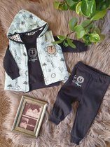 3-pce kledingset -baby / jongen kleding - Maat: 6 maanden - kleur van mint/donkergrijs - sweater bodywarmer - leeuw