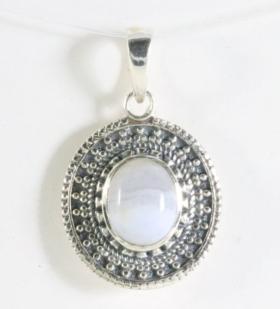Bewerkte ovale zilveren hanger met blauwe lace agaat