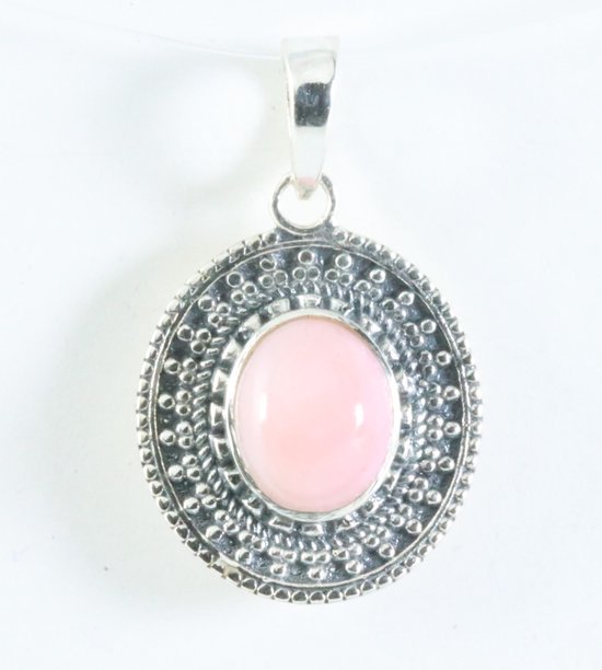 Bewerkte ovale zilveren hanger met roze opaal
