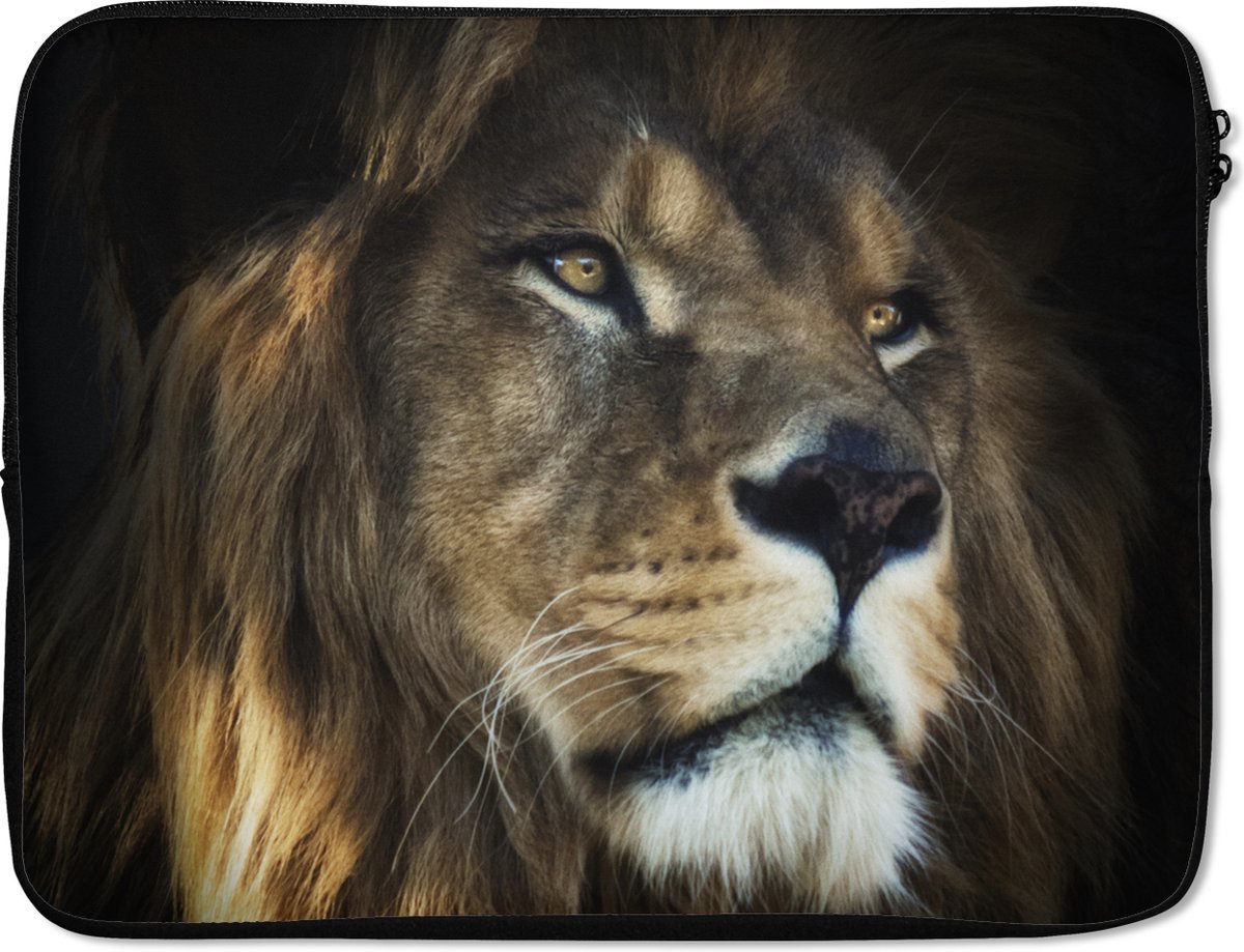 Laptophoes 15.6 inch - Leeuw - Vacht - Zwart - Laptop sleeve - Binnenmaat 37x26 cm - Zwarte achterkant