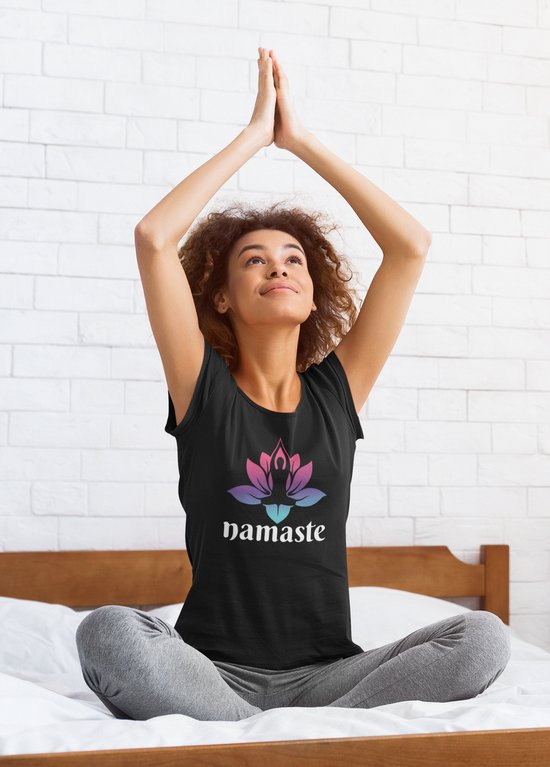 Shirt - Namaste flower - Wurban Wear | Grappig shirt | Leuk cadeau | Unisex tshirt | Yoga | Yoga nidra | Yoga kleding | Yoga shirt | Yogamat | Zwart