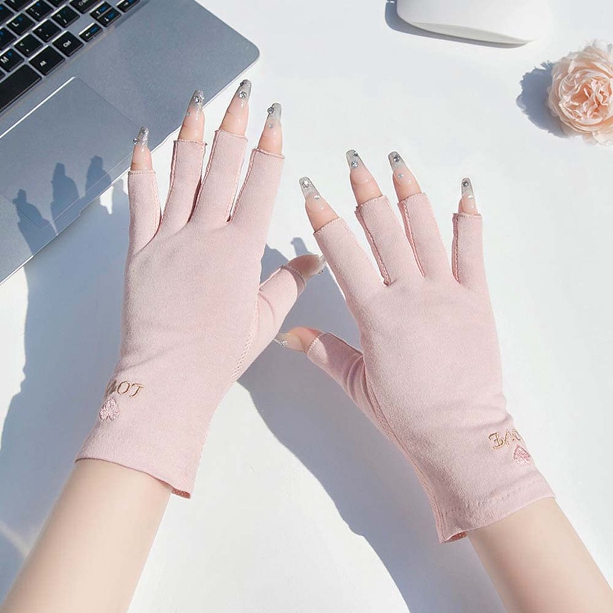 Anti-UV-handschoenen voor nagellamp, UPF50+ UV-beschermingshandschoenen voor manicure nagelkunst Vingerloze UV-schildhandschoenen voor dames meisjes gelmanicures (Roze)
