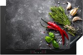 KitchenYeah® Inductie beschermer 80x52 cm - Kruiden - Beton print - Specerijen - Peper - Afdekplaat voor kookplaat - Inductieplaat mat - Beschermingsmat - Beschermplaat - Keuken bescherm decoratie - Afdek kookplaten