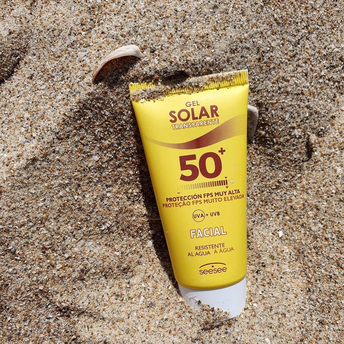 SONNENCREME 50 in gel Onzichtbare anti-aging zonnebeschermingsgel voor het gezicht SPF 50+_ Tegen blauw licht en met VITAMINE E