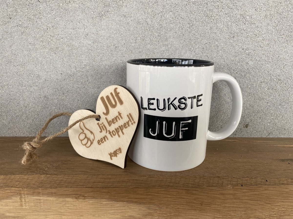 creaties van hier - koffiemok - Beker - Black & White mok - Leukste juf - met houten hartje Bedankt
