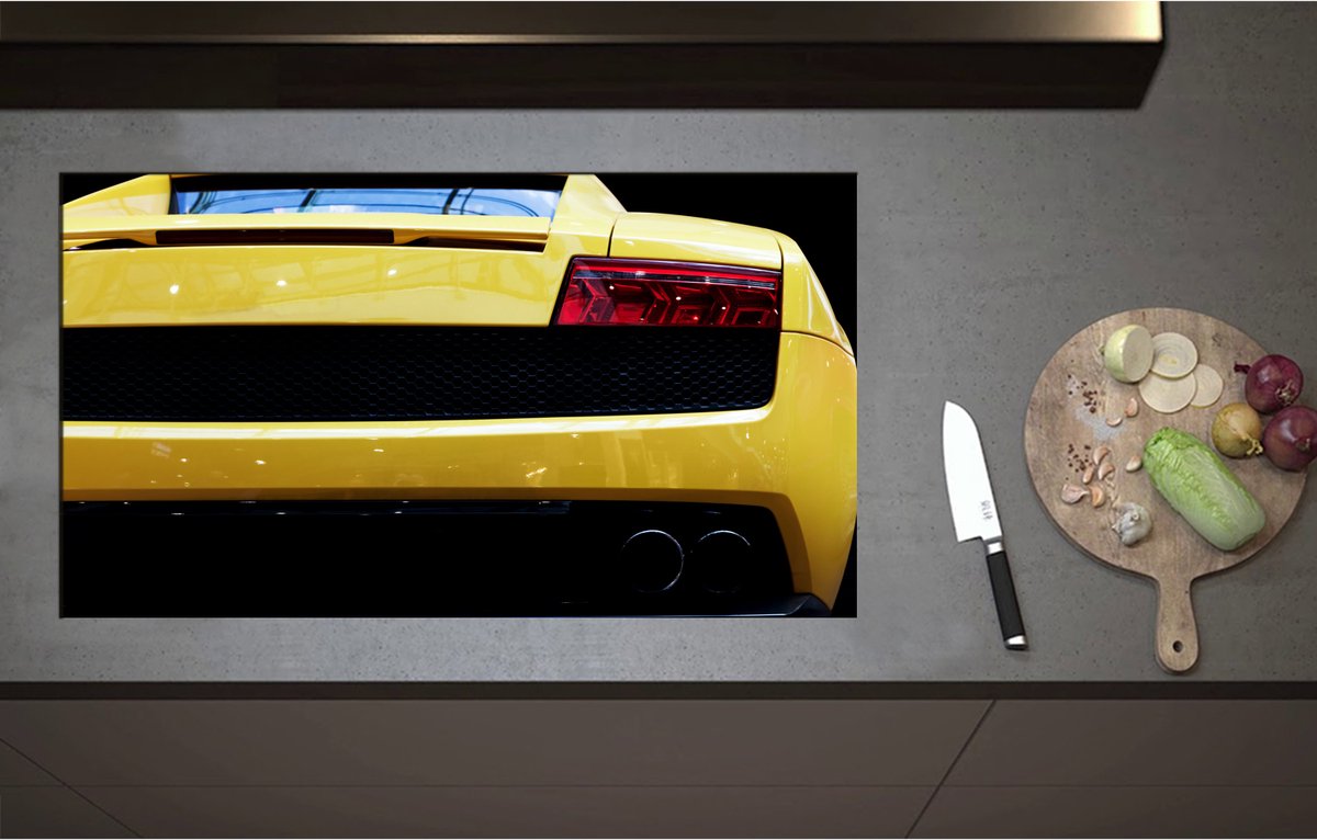 Inductieplaat Beschermer - Achterkant van Gele Sportauto - 90x51 cm - 2 mm Dik - Inductie Beschermer - Bescherming Inductiekookplaat - Kookplaat Beschermer van Wit Vinyl