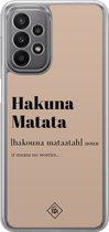 Casimoda® hoesje - Geschikt voor Samsung Galaxy A23 - Hakuna Matata - 2-in-1 case - Schokbestendig - Tekst - Verhoogde randen - Bruin/beige, Transparant