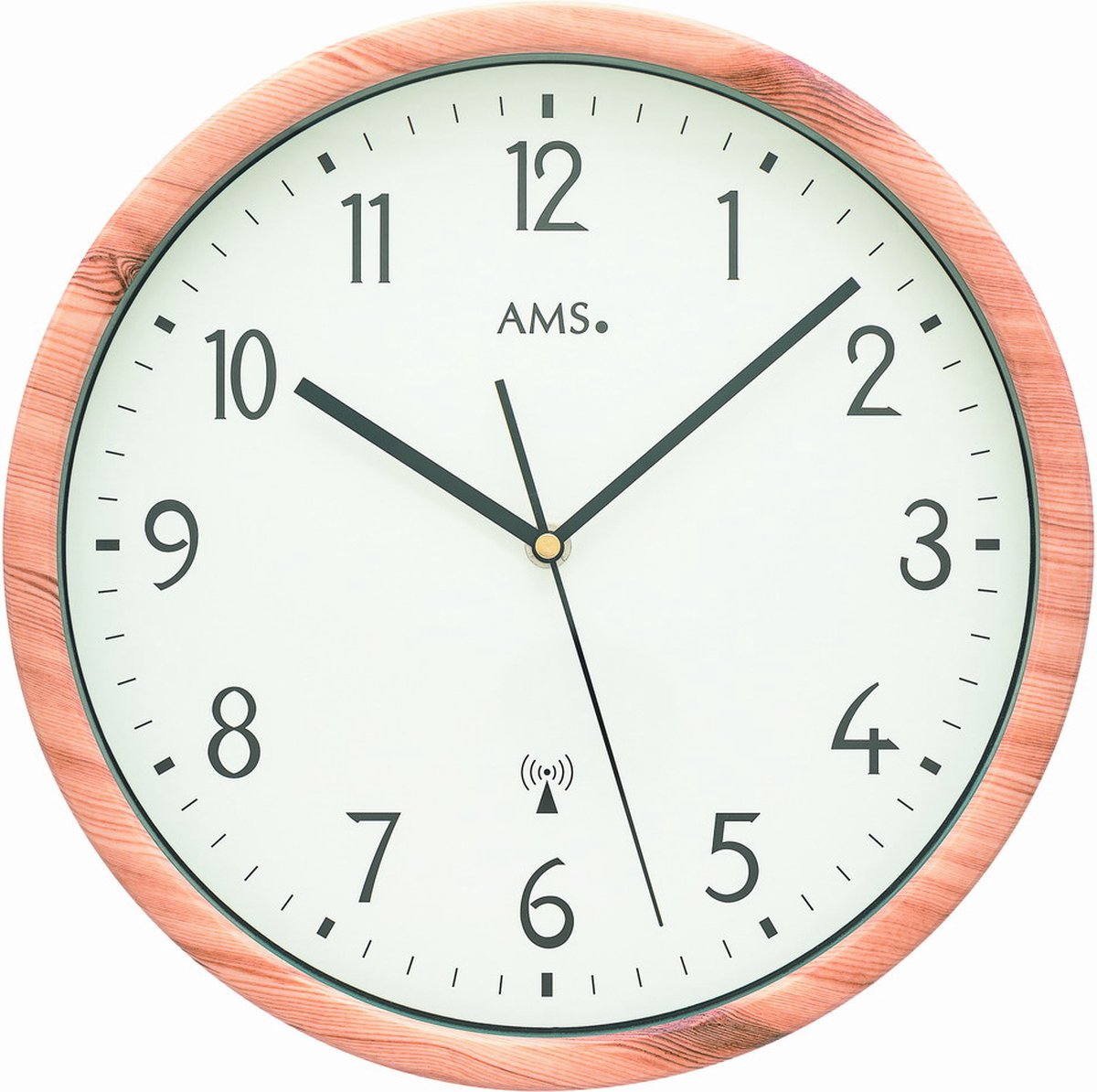 AMS F5576 - Wandklok - Analoog - Kunststof behuizing in houtlook - Rond - Radiogestuurde tijdsaanduiding - Mineraal Glas - Cijfers - Beige - Wit - D30