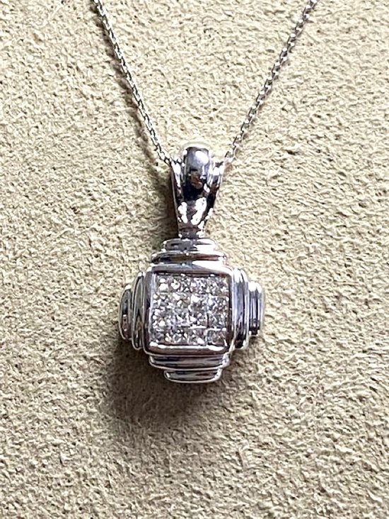 Kapriss - Princess Cut Diamond Pendant - 18K Gold - Women's Pendant with Chain
