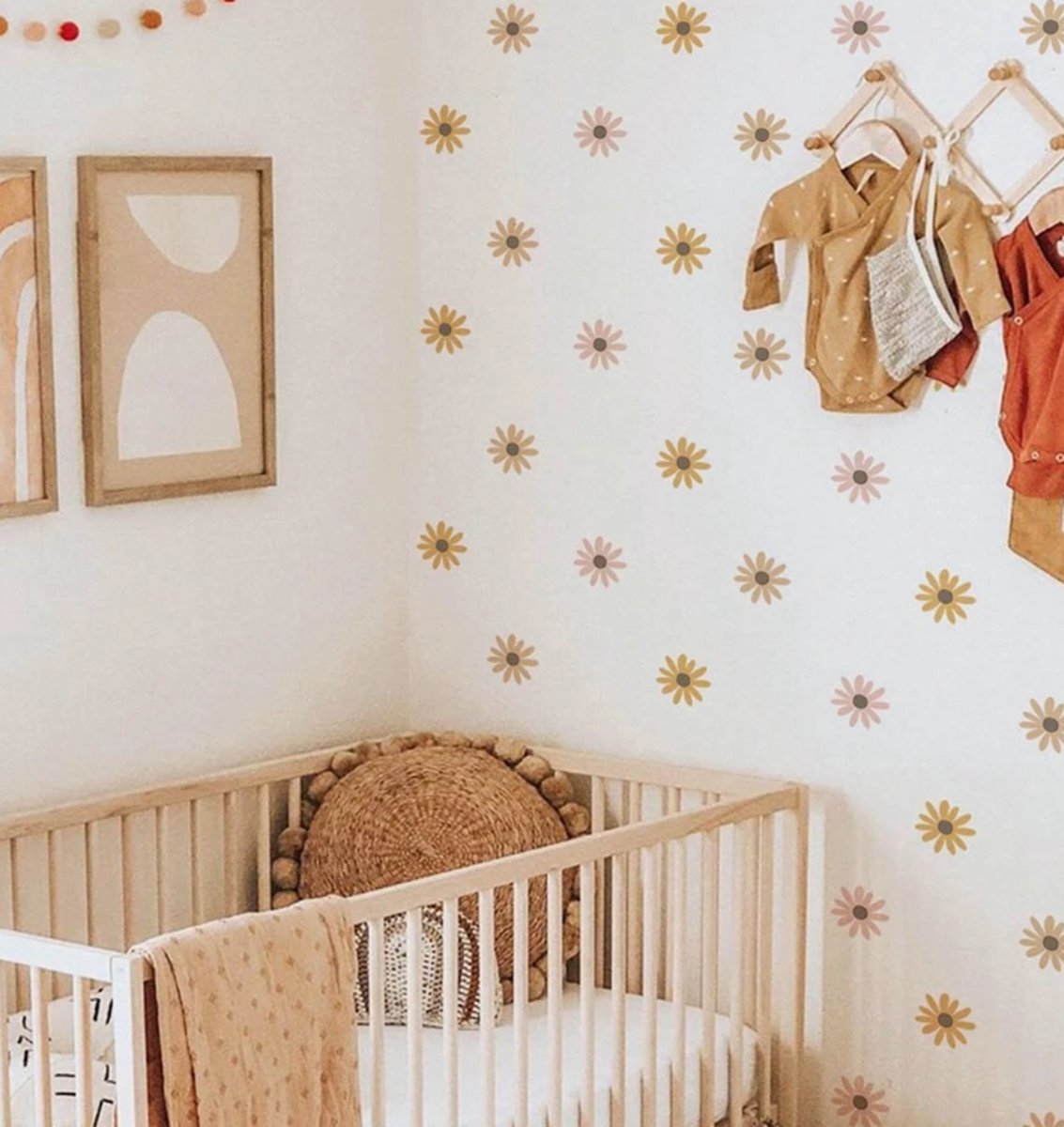 Muursticker Bloemen - Flower - Margriet - Veldbloemen | Bruin tinten – Rose – Nude - Pasteltinten | Kinderkamer | Meisje – Baby - Girl | Bohemian – Poster | Verwijderbaar – Zelfklevend – Doorzichtig | Wanddecoratie – Wandsticker