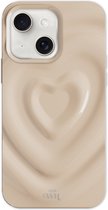 xoxo Wildhearts Biggest Love Creme telefoonhoesje - Geschikt voor iPhone 14 - Heart case - Hoesje met hartjes patroon - Case met hart - telefoonhoesje met camera bumper - Creme / Beige