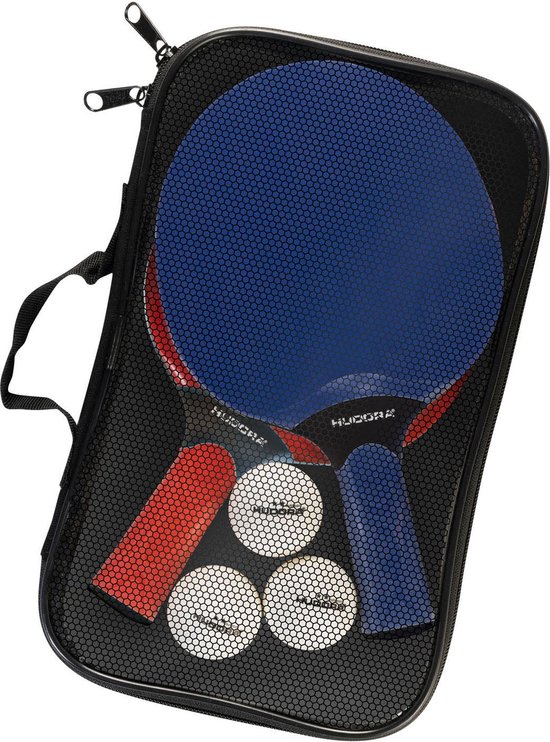 Zwarte draagtas met rits, met twee tafeltennisbats (één blauw, één rood) en drie witte ballen erin.