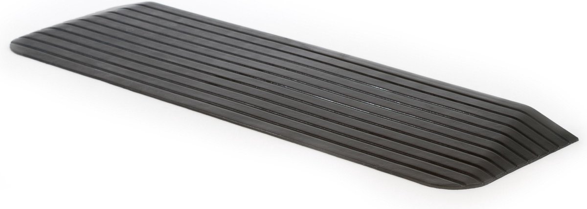 Goedkoopste Budget Rubberen Drempelhulp 3,8 cm - Toepassingsgebied Buiten - Breedte 110 cm - Hoogte 3.8 cm - Diepte 32 cm - Antislip - Oprijplaat - Drempelhelling - Oprijhelling