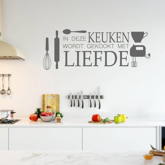 Muursticker In Deze Keuken Wordt Gekookt Met Liefde - Donkergrijs - 120 x 45 cm - bedrijven nederlandse teksten keuken