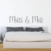 Muursticker Mrs & Mr - Donkergrijs - 80 x 18 cm - slaapkamer engelse teksten