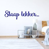 Muursticker Slaap Lekker - Donkerblauw - 80 x 20 cm - nederlandse teksten slaapkamer baby en kinderkamer