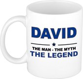 Naam cadeau David - The man, The myth the legend koffie mok / beker 300 ml - naam/namen mokken - Cadeau voor o.a  verjaardag/ vaderdag/ pensioen/ geslaagd/ bedankt