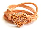 Armband hart tijger met naturel veter