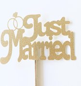 Taartdecoratie versiering| Taart topper| Cake topper| Huwelijk |Bruiloft | Just Married |Goud Glitter | Papier karton | 14x10 cm
