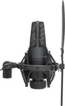Zwarte microfoon in schokdemperhouder met popfilter, met '-10 0db -20' markeringen.