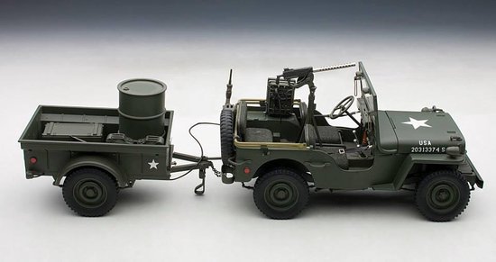 Jeep Willys (army green) - 1943 met trailer en accesoires