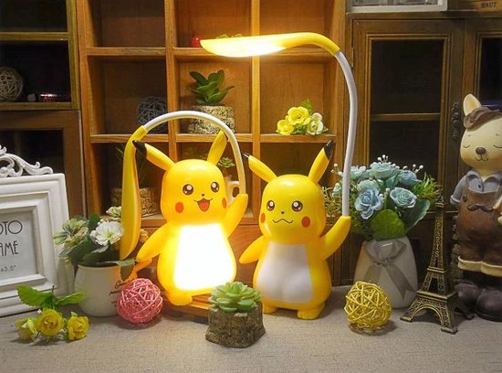 lampe de nuit pokemon pikachu - led - chambre d'enfants + cartes pokemon  gratuites | bol.com