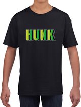 Hunk tekst zwart t-shirt groene letters voor kinderen M (134-140)