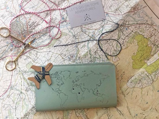 Leren reisportemonnee om zelf te personaliseren Licht Blauw // Stitch Travel Wallet Mint