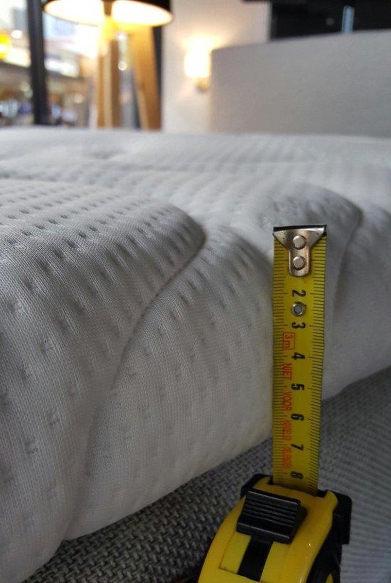 SleepDay Topdekmatras Topper NASA/VISCO/Traagschuim 7CM - 70x200cm wit