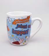 Geslaagd - Cartoon Mok - Gefeliciteerd - Je bent een topper - You did it! - Gevuld met een luxe cocktailmix - In cadeauverpakking met gekleurd krullint