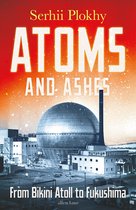 ISBN Atoms and Ashes, histoire, Anglais, Couverture rigide, 368 pages