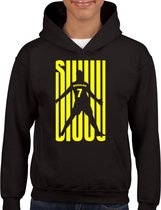 SIUUU hoodie - Zwart met geel - Small - Lange mouwen - Met capuchon en steekzakken - Normale Pasvorm - Cristiano Ronaldo - CR7 - Voetbal - Juichen - Voor jongens en meisjes - Cadeau - Trui | Sweater