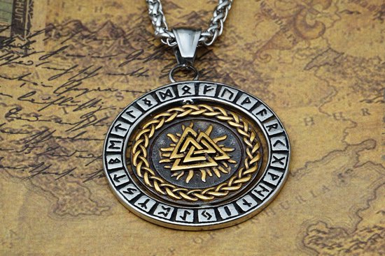 Collier médaillon Odin et ses corbeaux Vegvisir Valknut en acier