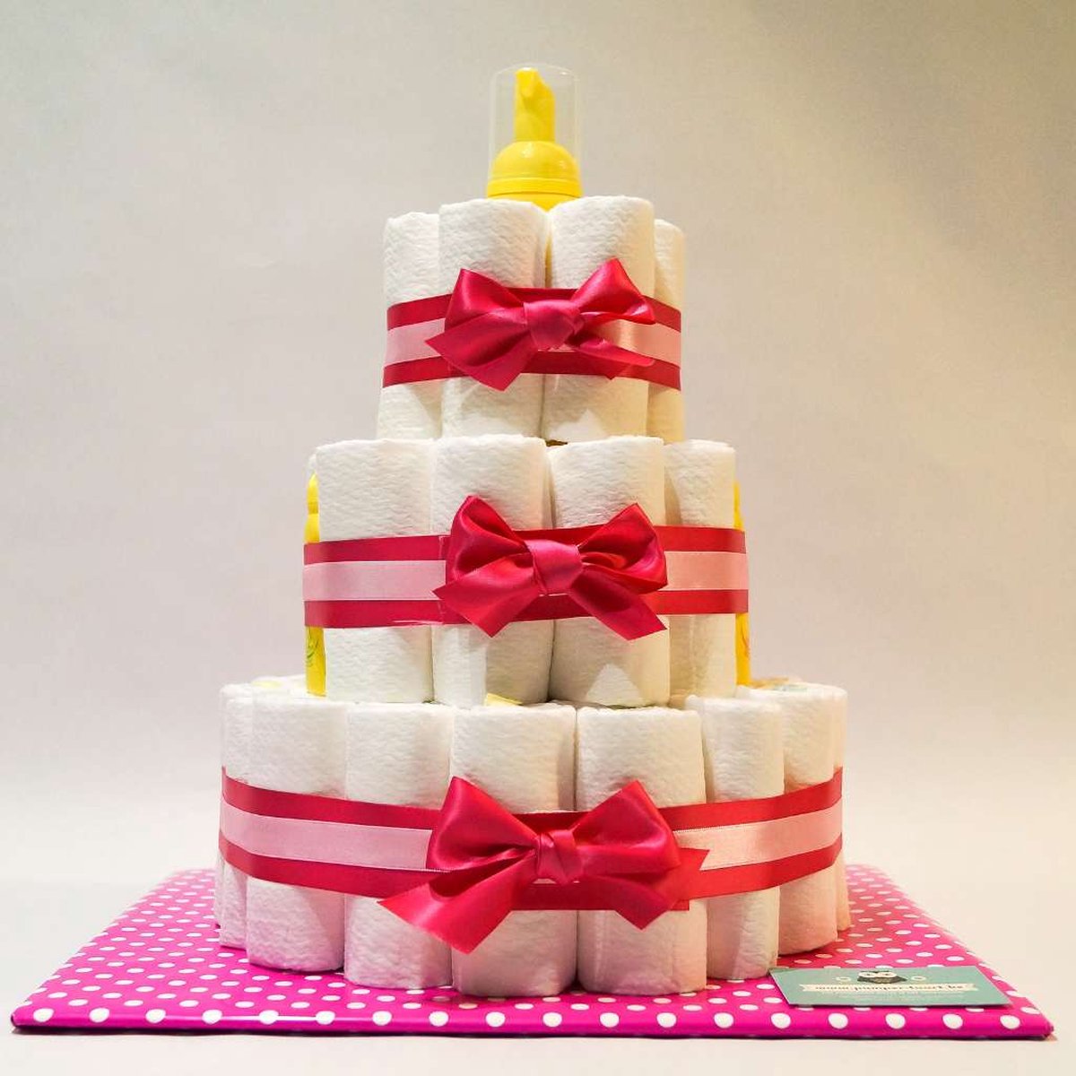 Goedkoopste Pampertaart - luiertaart - meisje - 3 laags - roze - Zwitsal 51 luiers maat 3